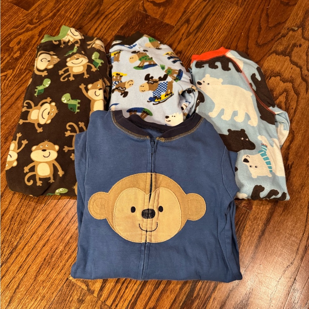 Lot of 4 Carter's 3T footed, zip up pajamas